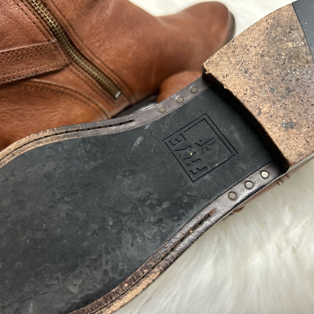 Frye Leather Boots 8 - Picture 5 of 12